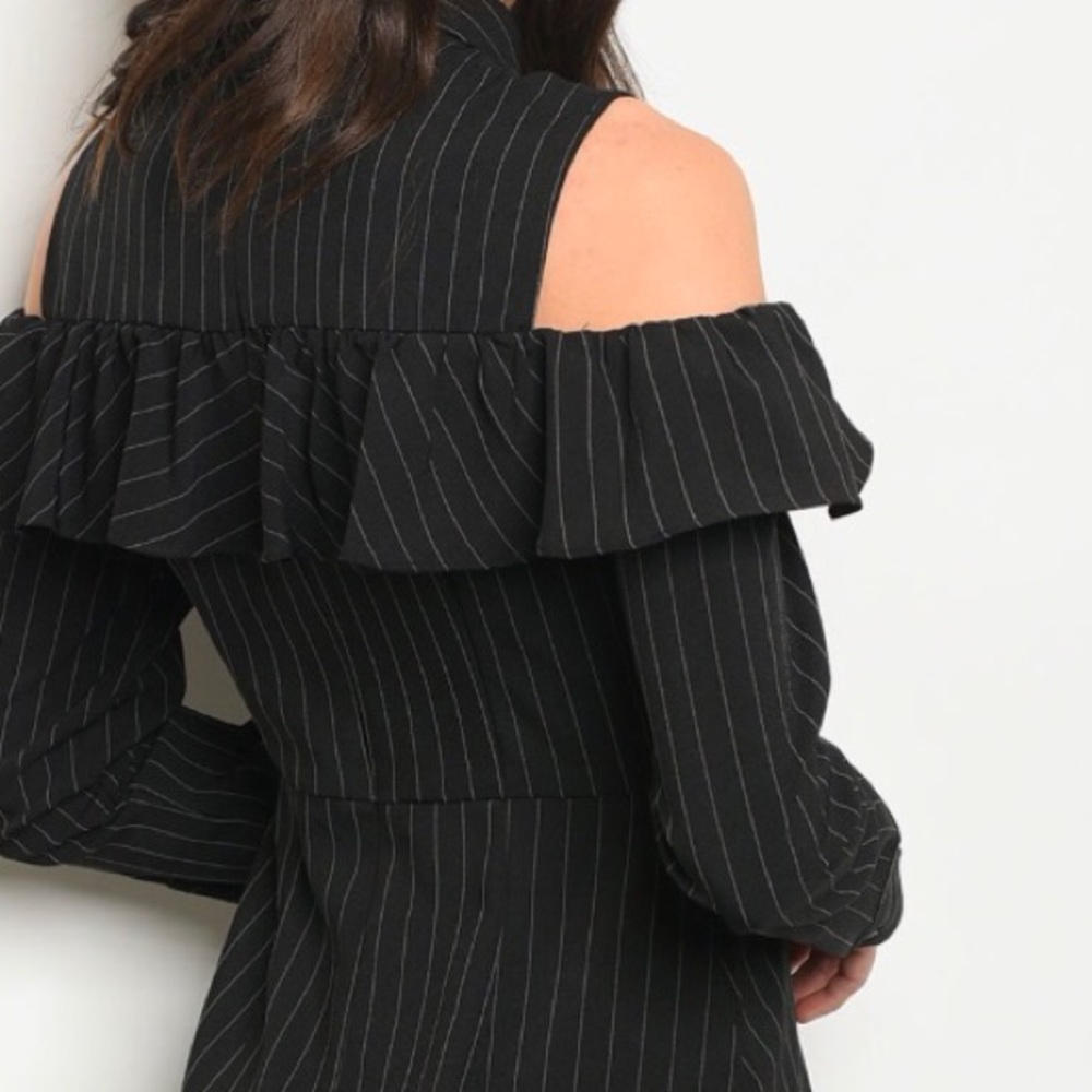 ❄️LAST1️⃣//TUXEDO PINSTRIPED RUFFLED DRESS - Picture 5 of 11